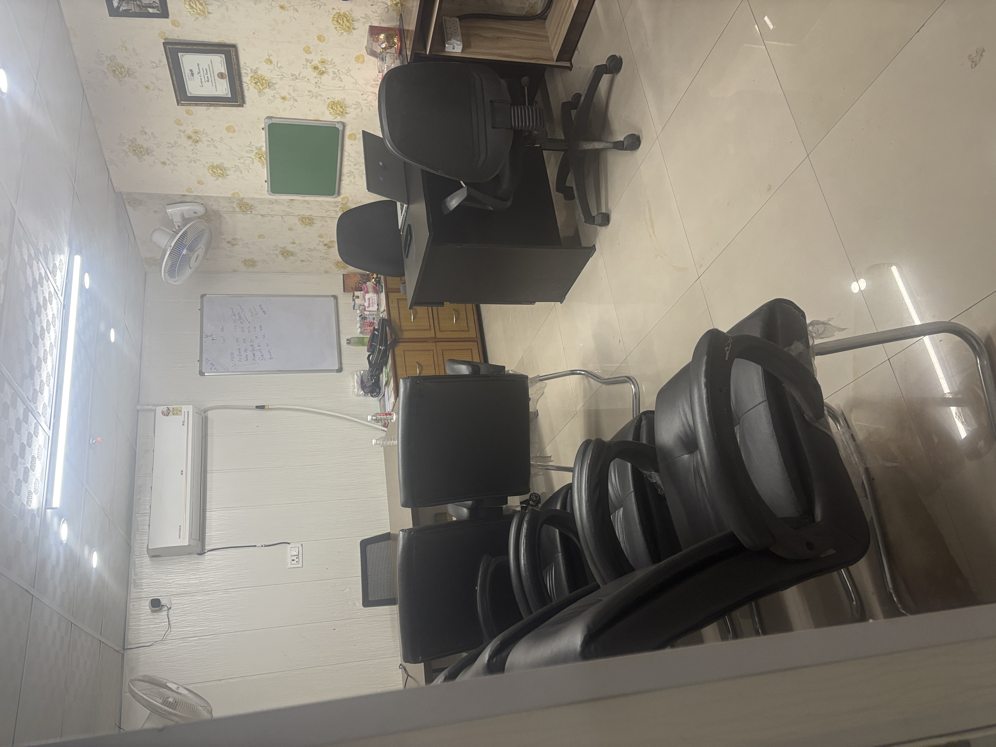 Office 135 Tricity Plaza